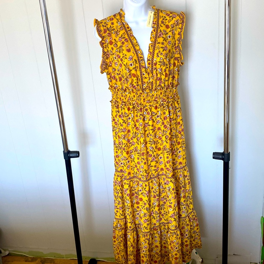 Max Studio NWT Maxi dress. Gorgeous fabric!